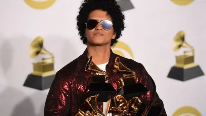 Bruno Mars eritela nturu ugo Grammy ugboro iri na otu