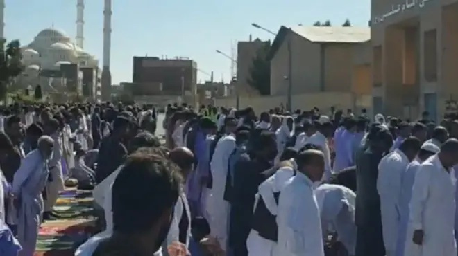 نماز جمعه زاهدان در مسجد مکی