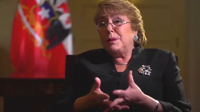 La mandataria chilena promueve una ley sobre el aborto que actualmente se debate en el Senado de su país.