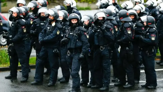 Полицейские в Кельне готовятся к возможным вспышкам насилия из-за партийного съезда правых популистов