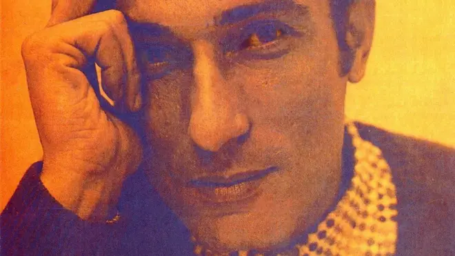 Naaji Saalim Xuseen Al Cali ayay sawiradiisa kusoo bixi jireen wargayska Al Qabas