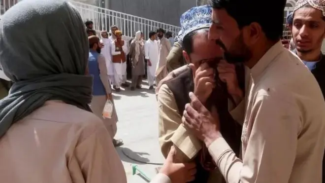 Aworan awọn to n rẹ eeyan lẹkun lẹyin ibugbamu to waye