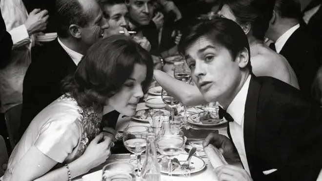 1961年的羅密·施奈德（Romy Schneider）和阿蘭·德龍（Alain Delon）。這對奧地利女星和法國影星伉儷1963年離婚