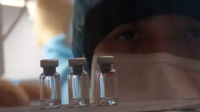 করোনাভাইরাসের টিকা আবিষ্কারে বিশ্বের অনেকগুলো দেশ ও প্রতিষ্ঠান চেষ্টা চালিয়ে যাচ্ছে।