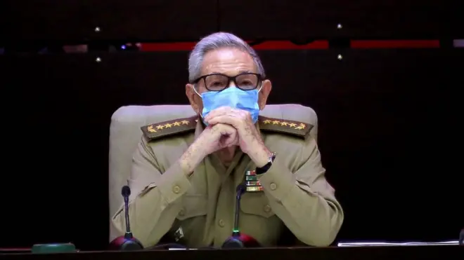 Raúl Castro made the announcement at the party congress