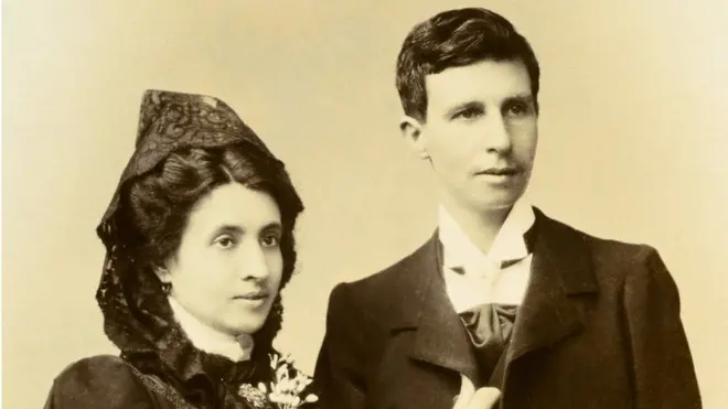 마르셀라 그라시아 이비아스와 엘리사 산체스 로리가의 결혼식 사진