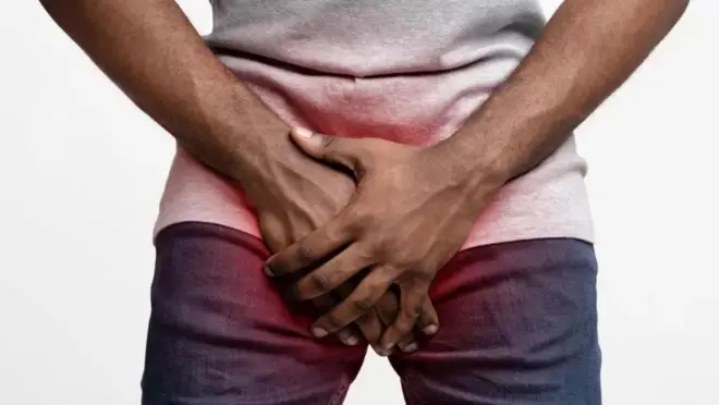 Ọkunrin to fi ọwọ bo abẹ rẹ