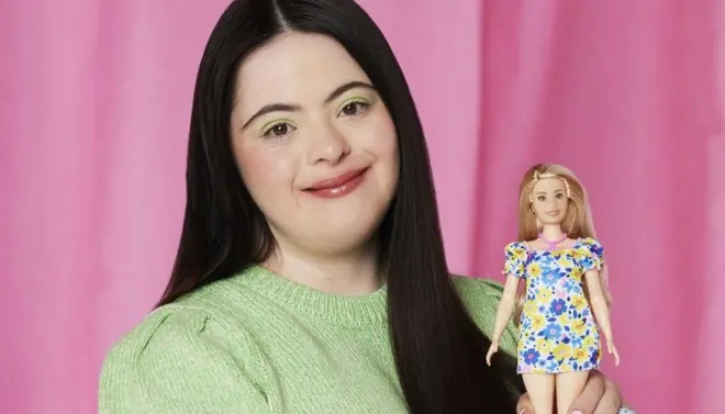 لی می‌گوید از اینکه می‌تواند این عروسک جدید را به جهان معرفی کند احساس “سربلندی و افتخار” می‌کند