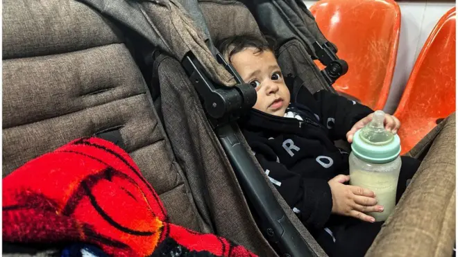 12 दिसंबर को इस फ़लस्तीनी बच्चे को रफ़ाह के एक अस्पताल में लाया गया. 