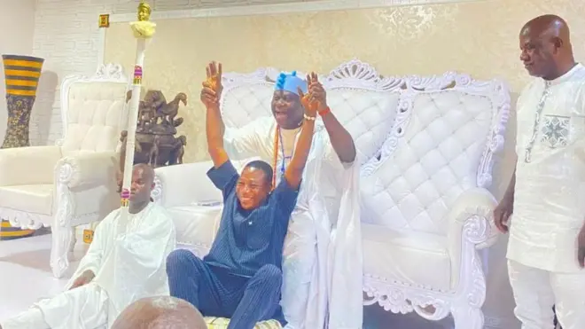 Ooni Ile Ife fa Sunday Igboho lọwọ soke lati ṣatilẹyin fun Iru Ẹkun