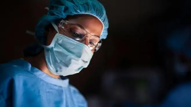 మహిళా డాక్టర్