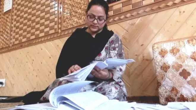 अरीना नक़ीब को कश्मीर को लेकर अपने परिजनों की बात पर यक़ीन नहीं आता