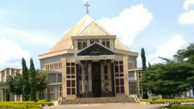 Mater Dei Catholic Cathedral, nke dị na Azikiwe Road n'Umuahia