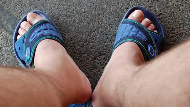 ноги в сандалиях