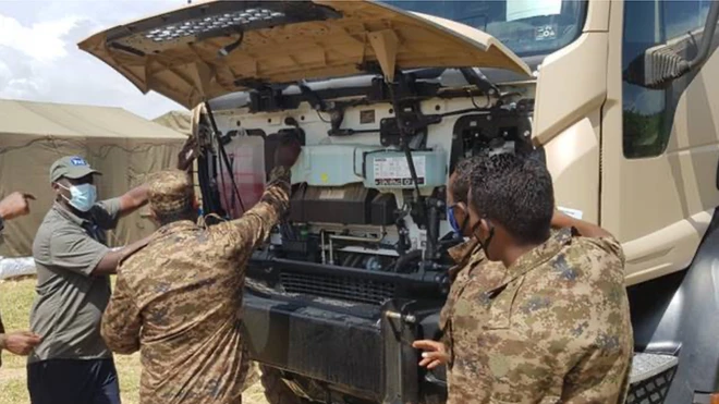 Loltoonni yeroo keessoo konkolaataa bananii jiranitti