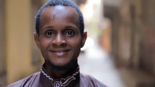 شاب من غينيا يقطع آلاف الأميال من كوناكري للقاهرة ليصل إلى الأزهر