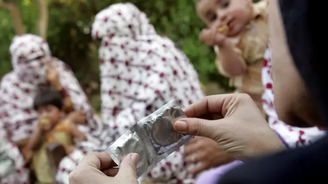 ලොව වැඩිම ජනගහනයක් වෙසෙන රටවල් අතර පාකිස්තානය හය වන ස්ථානයේ පසු වේ