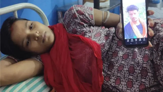 अस्पताल में भर्ती काजल का दावा है कि उनके पति दवा लेने गए थे जब उन्हें गिरफ़्तार कर लिया गया