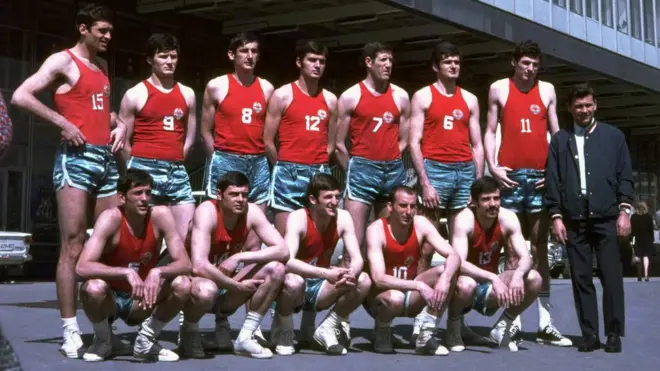 Prva zlatna medalja - tim koji je postao svetski prvak u Ljubljani 1970. godine