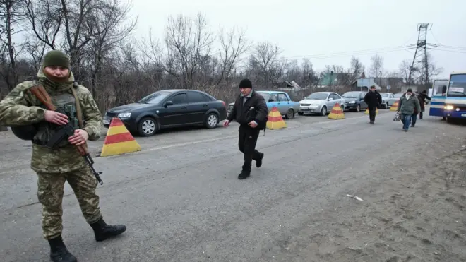 У Мінську домовилися продовжити роботу пунтктів пропуску із 1 квітня