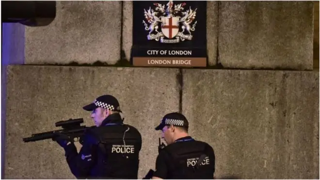 'ලංඩන් බ්‍රිජ්' ආරක්ෂක රැකවරණ තර කර ඇත.