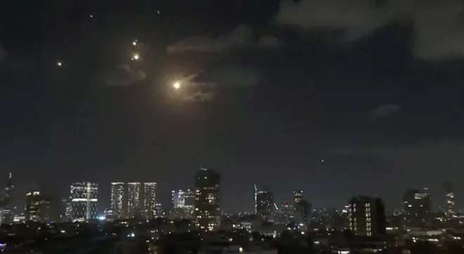 Presretnuta većina iranskih projektila lansirani ka Izraelu