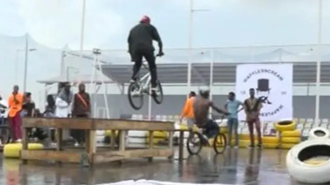 Awọn ọdọ to n wa kẹkẹ