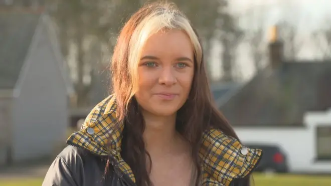 كانت نيكول بيتركين قلقة من سوء ظن الناس بها بسبب الحساب المزيف