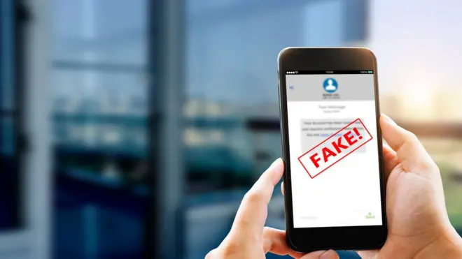 సోషల్ మీడియాలో ఫేక్ అకౌంట్లు