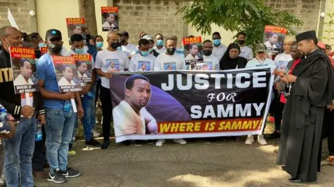 የሃይማኖት አባቶች እና ወጣቶችም በናይሮቢ አደባባይ ወጥተው ድምጻቸውን አሰምተዋል