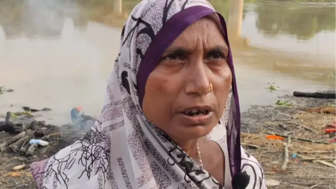 కాటికాపరిగా పనిచేస్తున్న మహిళ