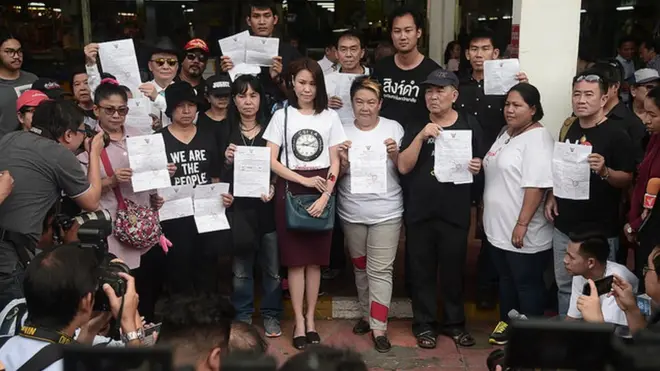 ผู้ชุมนุม "คนอยากเลือกตั้ง"