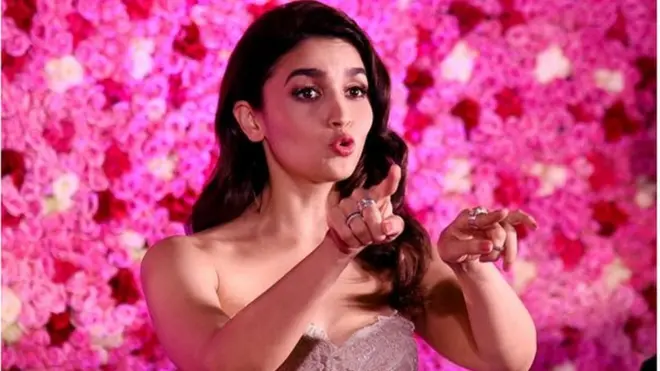 عالیہ بھٹ اپنی فلم گنگو بایی کاٹھیا واڑی کا پرونوشن کر رہی ہیں