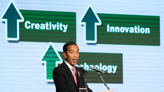 Presiden Joko Widodo meminta adanya tindakan tegas terhadap situs-situs berita yang menyebar kebohongan dan judul provokatif dan sumber yang tidak jelas.