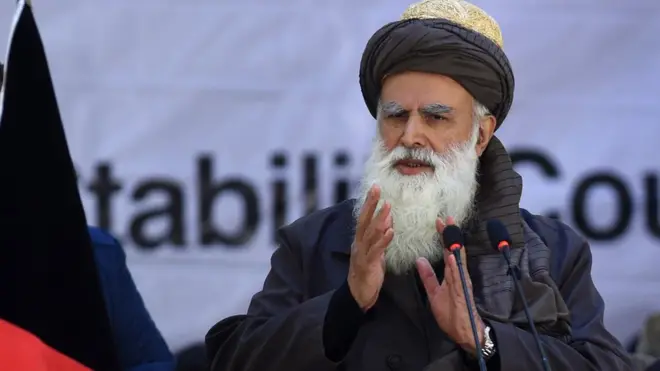 عبدالرب الرسول سیاف وايي حکومت باید د فحشا او هنر منځ کرښه واضح کړي