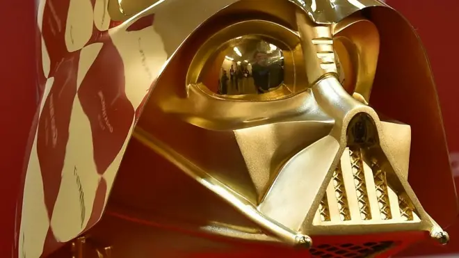 Золотая маска Дарта Вейдера