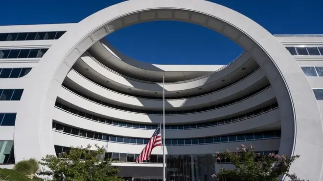 مقر مكتب تعقب الجرائم المالية التابع لوزارة المالية الأمريكية في فيينا بولاية فرجينيا.