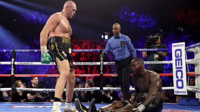 Tyson Fury surnommé le "Gypsy King" a envoyé au sol wilder à trois reprises
