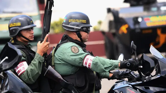 Civiles están siendo puestos a disposición de la justicia militar, algo que muchos consideran "inconstitucional".