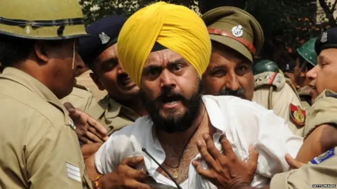 1984 అల్లర్లలో ప్రాణాలు కోల్పోయిన సిక్కుల బంధువులు