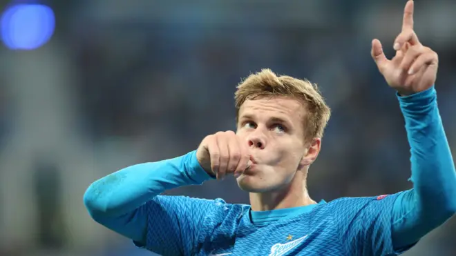 Полиция заявила, что вопрос об объявлении Кокорина в розыск "решается"