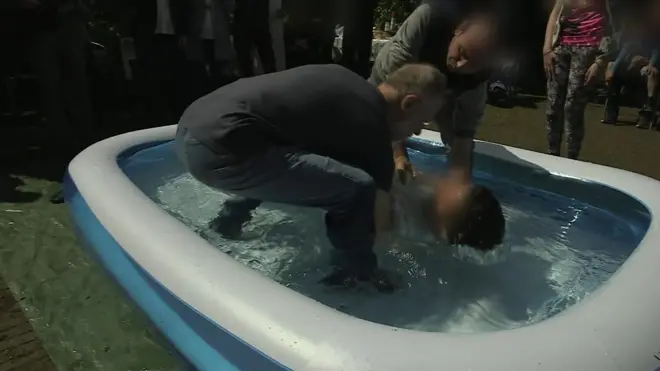 Xaç suyuna salınma