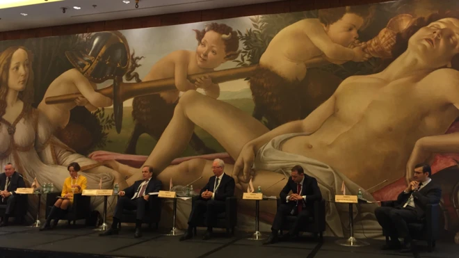 Участники дискуссии на "Финансовом форуме России" сравнивали экономику России с живописью Ренессанса