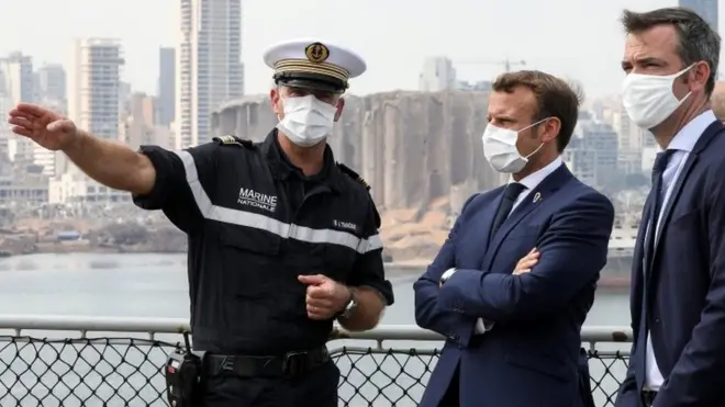 Macron, Beyrut Limanı'nı ziyaret etti