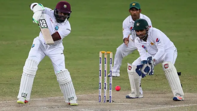 گلابی گیند کے بعد اب دوسرا ٹیسٹ روائتی سرخ گیند سے ہو گا