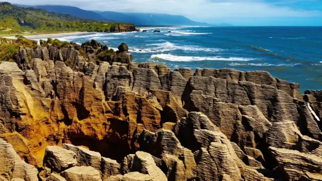 Novi Zeland je jedna od najviših tačaka Zilandije, nakon što je pogurana gore pomeranjem tektonskih ploča