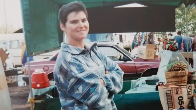 عادت السيدة مودي، حين كانت تبلغ من العمر 20 عاما، إلى المدرسة لتغير مسار حياتها