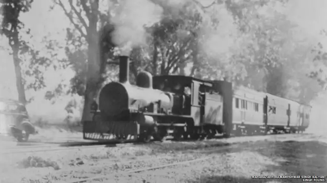 तिरहुत रेलवे की रेल की तस्वीर