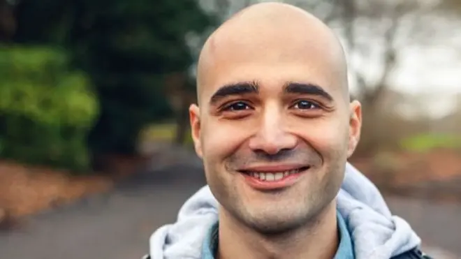 脱发对人的自信心可能会产生影响。