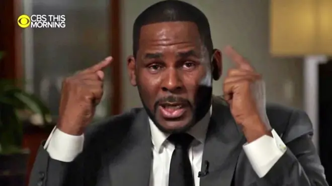 Gayle King and R. Kelly: What this photo tells us - BBC News